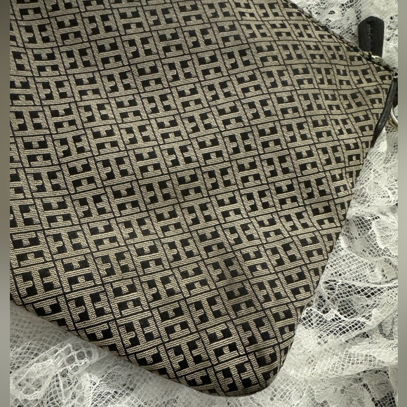 Tommy Hilfiger Canvas Crossbody Purse Bag Gold Logo Faux Leather Trim EUC Cute - Picture 10 of 15